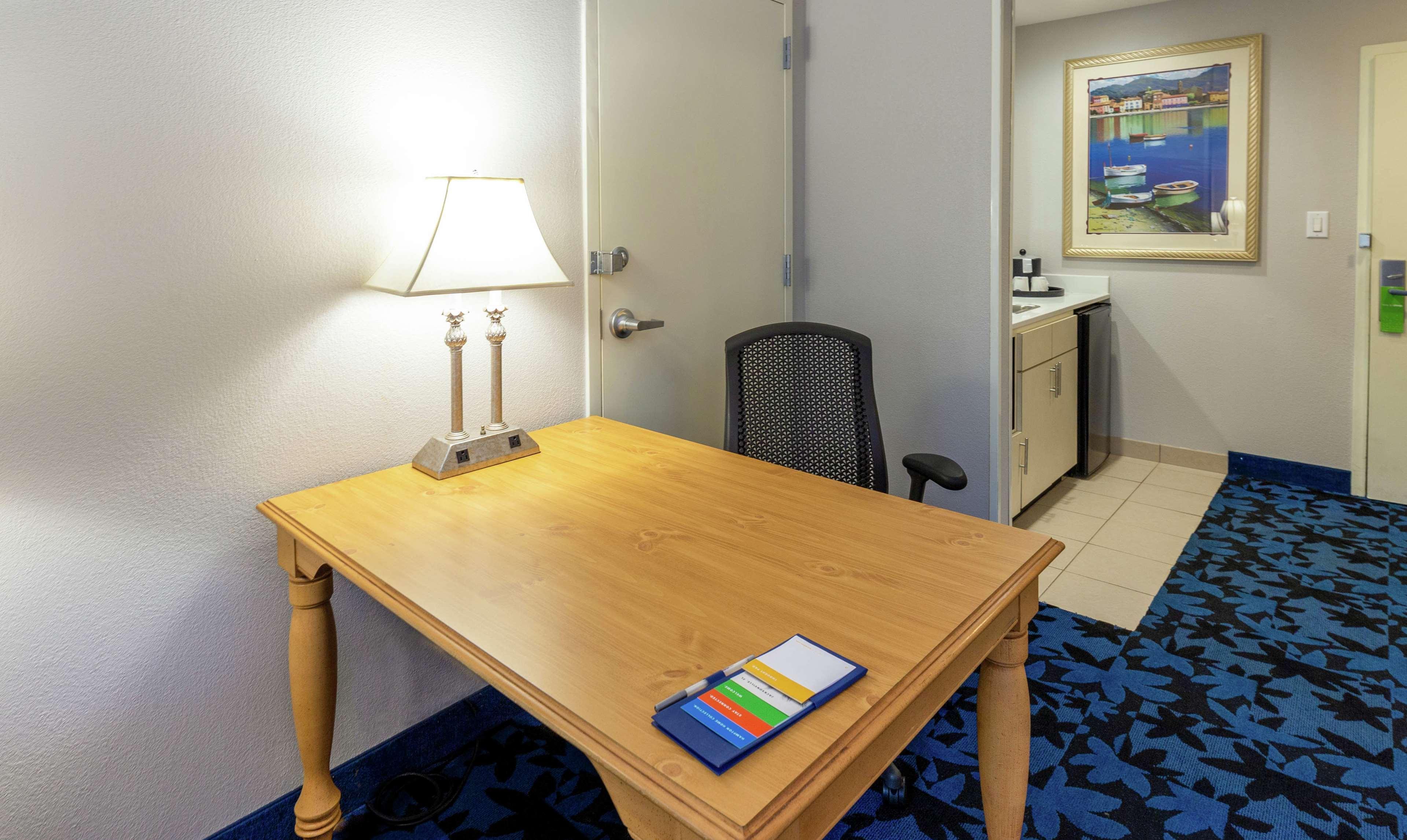 Hampton Inn & Suites Jacksonville Deerwood Park Exterior foto