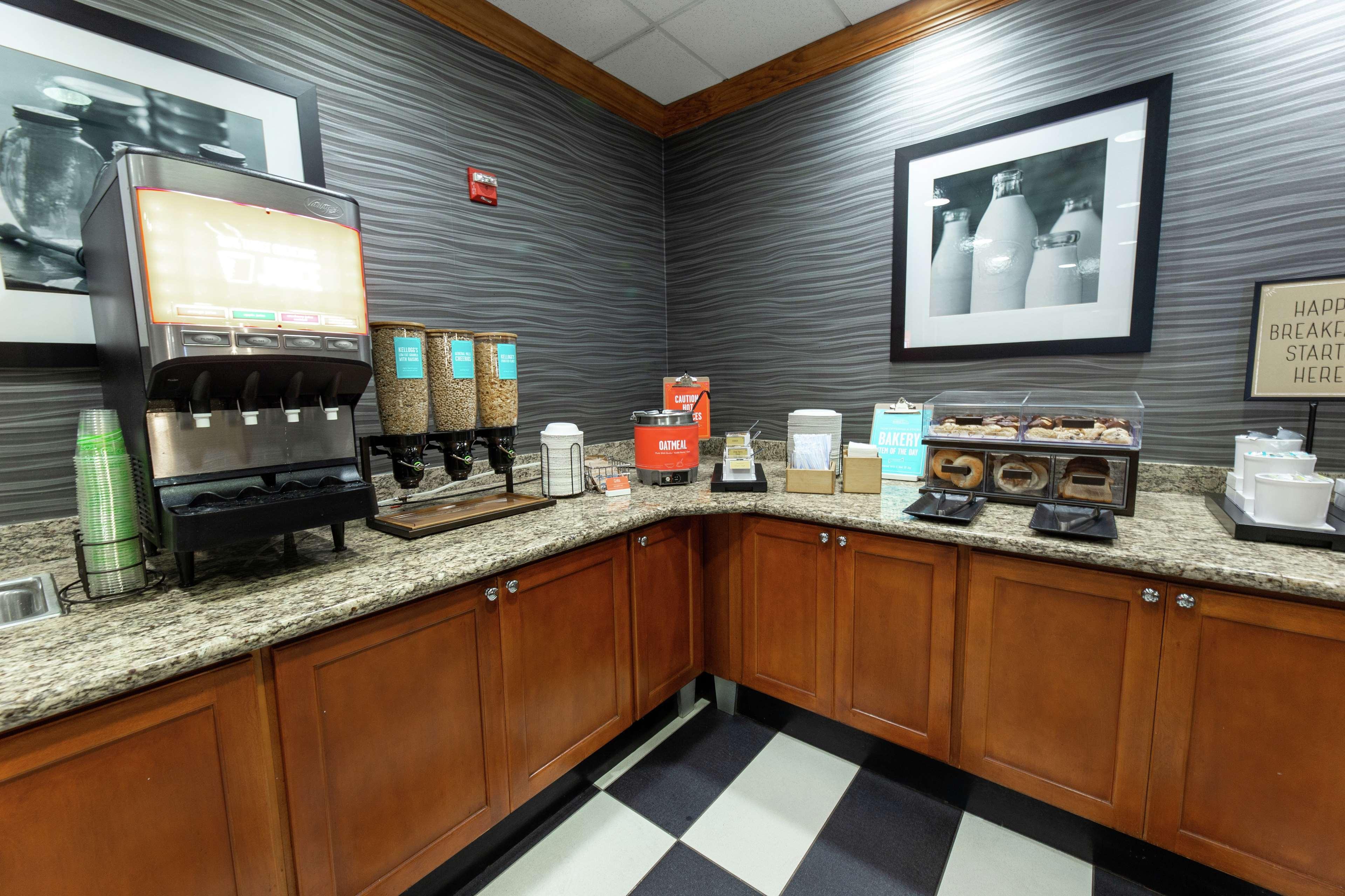 Hampton Inn & Suites Jacksonville Deerwood Park Exterior foto