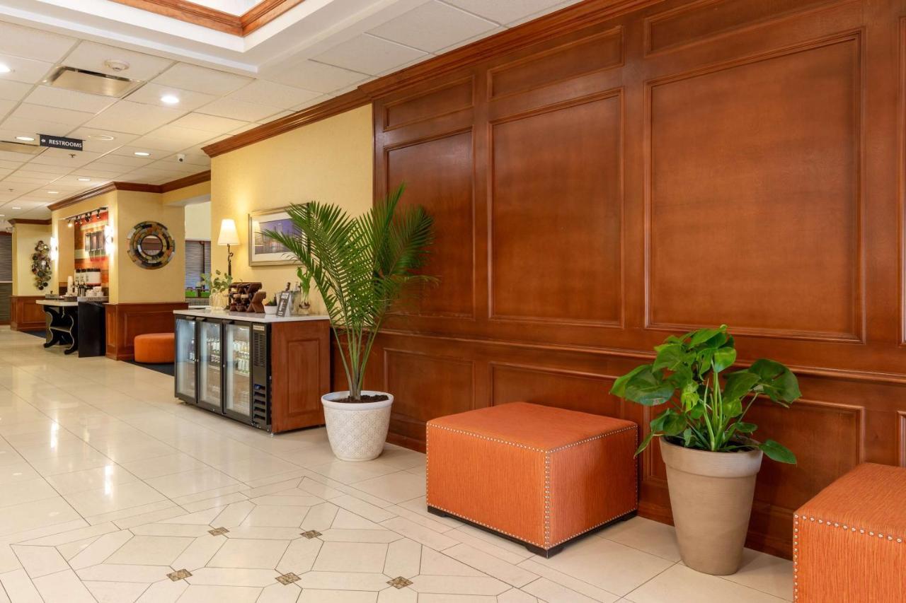 Hampton Inn & Suites Jacksonville Deerwood Park Exterior foto